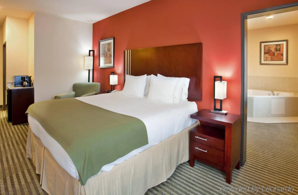 Holiday Inn Express & Suites Guthrie North Edmond by IHG