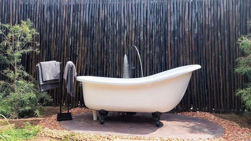 The Baobab Bush Lodge and Villa