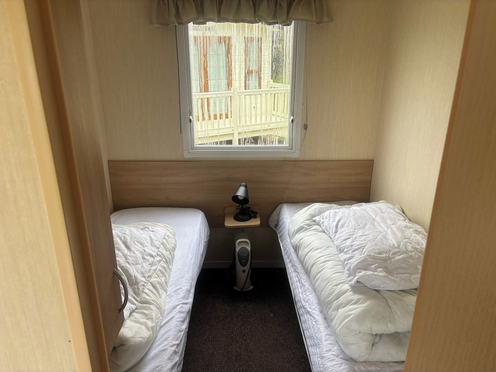 Family Friendly - Sleeps4 - Close To Nature