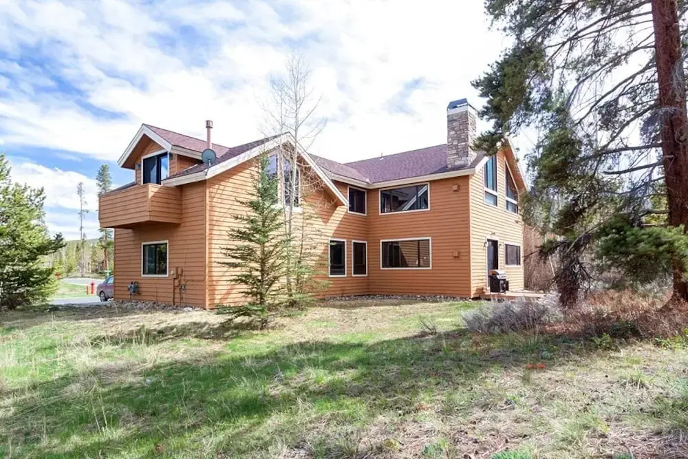 Western Lodge Style Home in Frisco by RedAwning