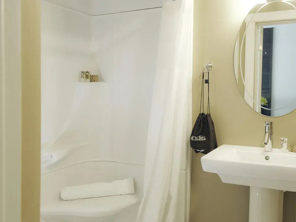 Pine Lodge Inn