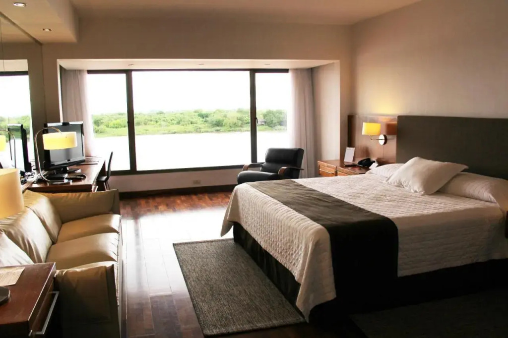 Yacht & Golf Club Paraguayo, a Tribute Portfolio Resort