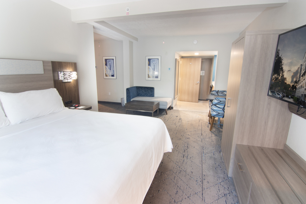 Holiday Inn Express and Suites Fort Lauderdale Airport West by IHG