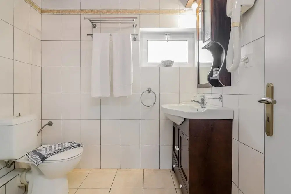 Sea View Suites & Holiday Homes - Plaka Beach Resort