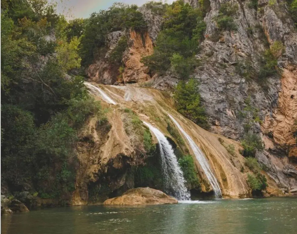 Cedarvale Cabins Turner Falls