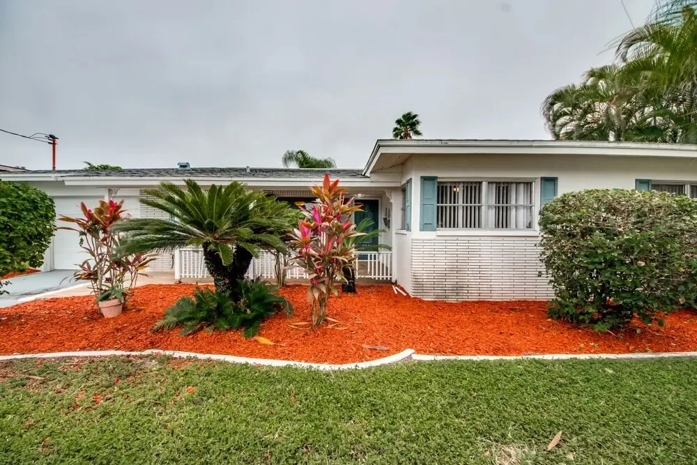 Villa Lux and Lavish - Cape Coral - Roelens Vacations