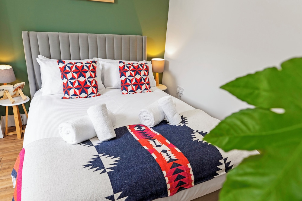 Stylish 2-Bed Villa Garden Central Edinburgh
