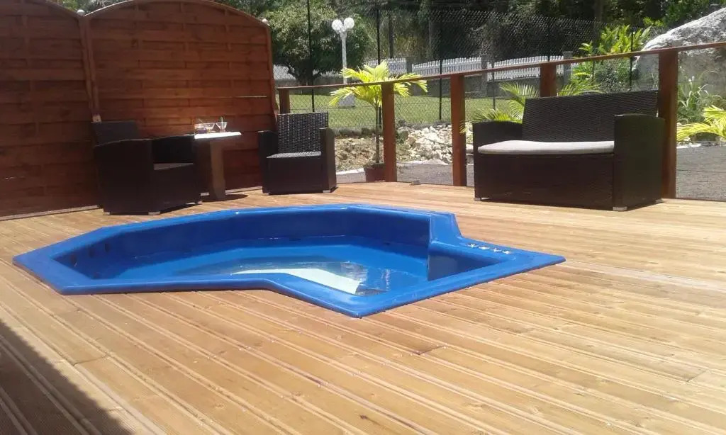 Apartment With one Bedroom in Le Gosier, With Enclosed Garden and Wifi