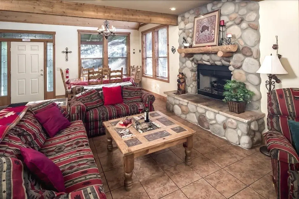 Alhambra - Three Bedroom Cabin