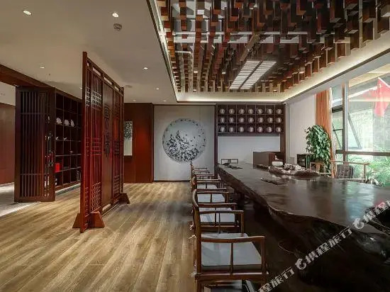Yunyi Zhenyue Garden Hotel