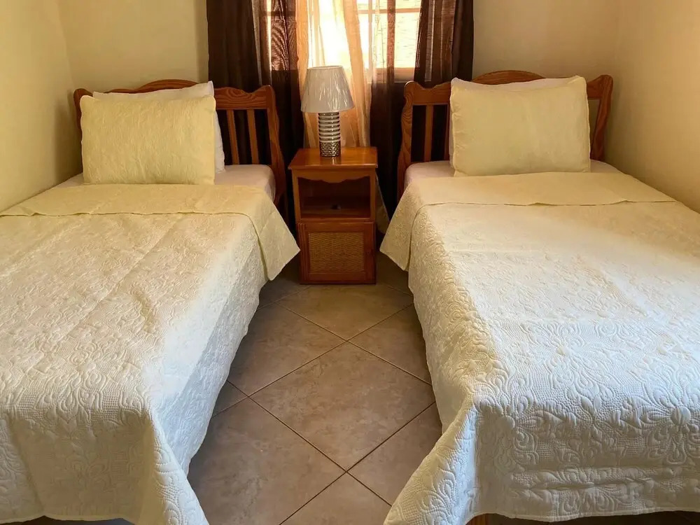 Inviting 2-bed Apartment West Coast Private
