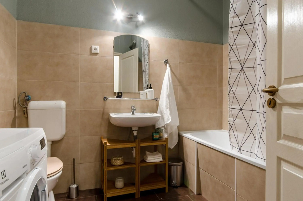 Opera Luxury Studio Apartment