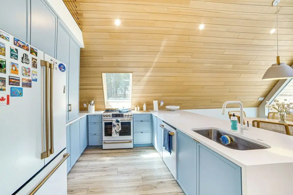 A-frame Cabin w/ Deck Near Cedar Creek Lake