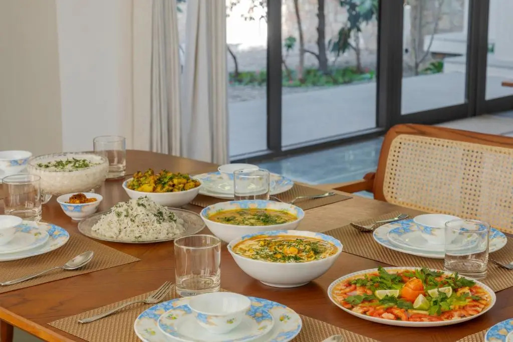 SaffronStays Camelot by the Lake - 3BR villa with glass walls, TT, projector, and gardens, Udaipur