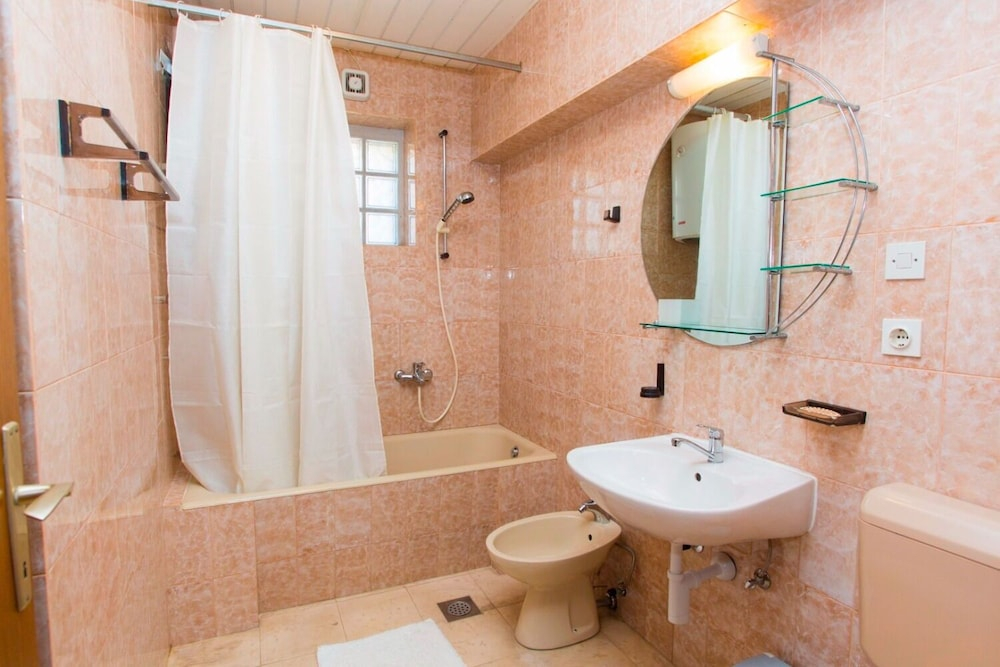 Apartments and Rooms Hope