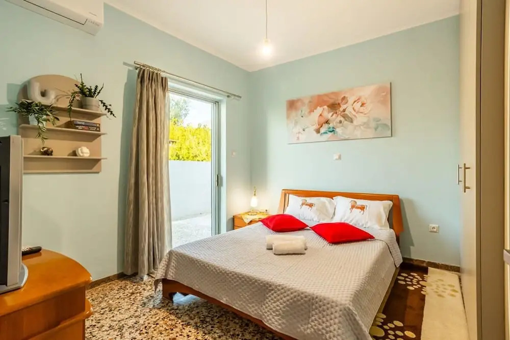 Avia Seaview Getaway - Konstantina s Hidden Haven