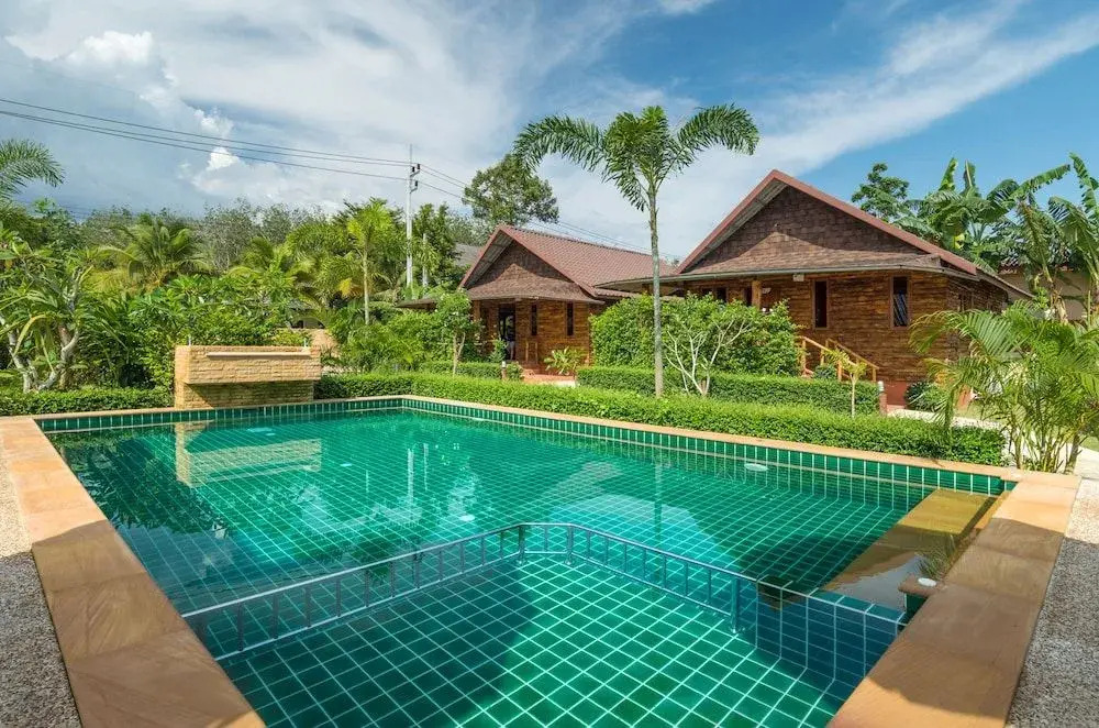 Pinthong Aonang Villa