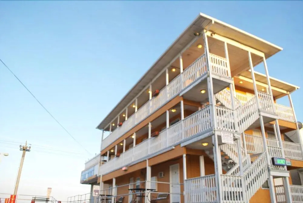 Boardwalk Hotel Charlee & Apartments Beach Hotel Oceanfront