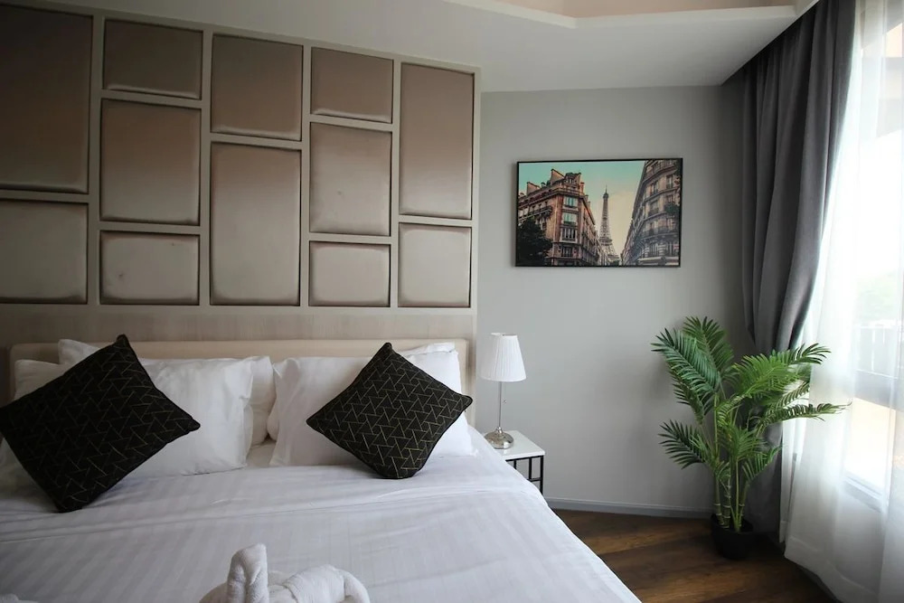 Ideal 1 Bed Apartment at Surin Beach