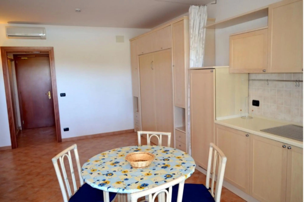 Studio apartment situated inside the Verde-blu residence, for 4 people, sq.m 34 , with terrace, pool-VERDEBLU 609