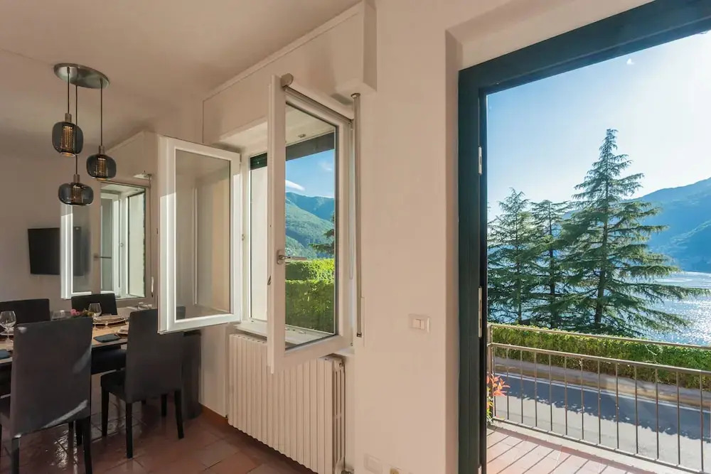 The Writers Nest Waterfront Villa by Rent All Como