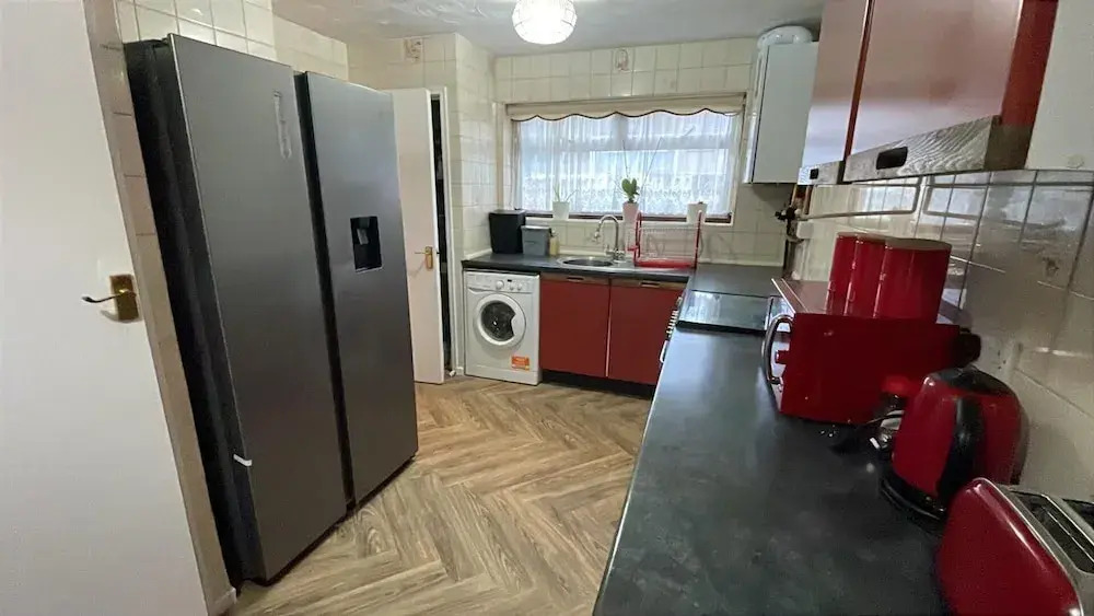 Charming Basildon House With 3 Bedroom Near Town