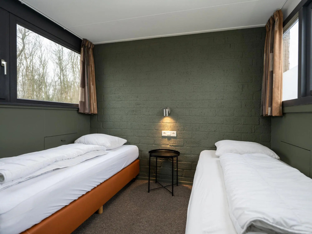 Atmospheric holiday home with WiFi in a holiday park located on Texel