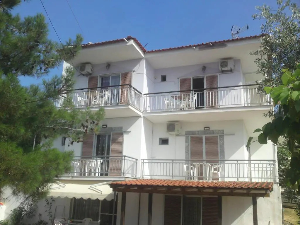 Doukas Apartments & Studios