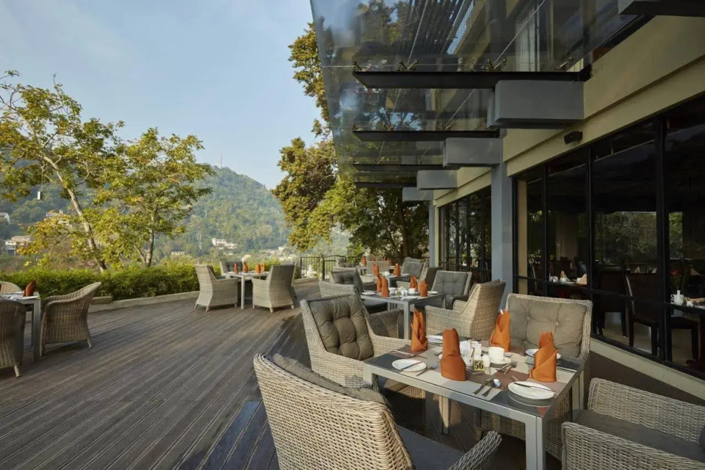 Earls Regency Hotel