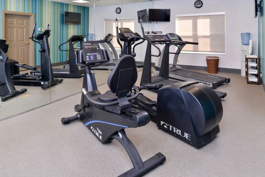 Holiday Inn Express Hotel & Suites St. Louis West-OFallon by IHG