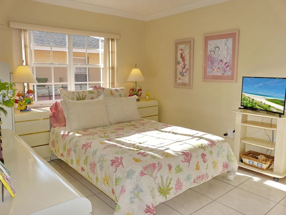 Pet-friendly home with pool and dock with gulf access
