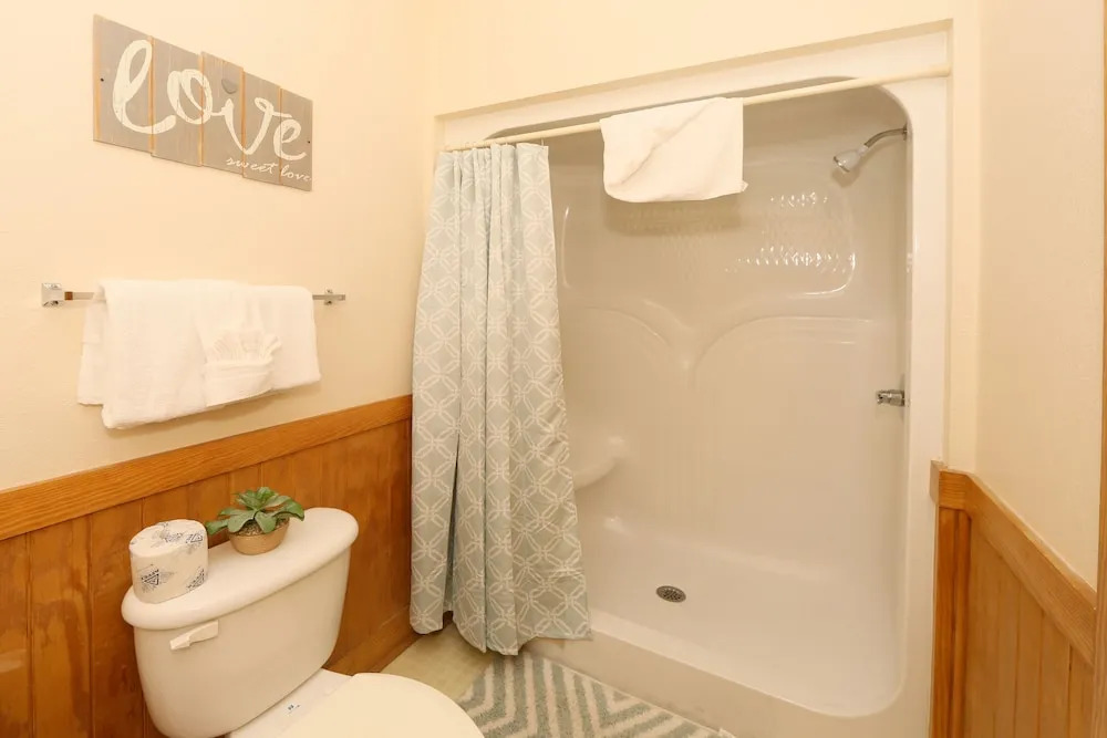 Ivy Falls 9 - Five Bedroom Chalet