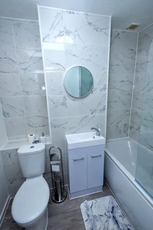 I Love London! A Stunning 2 Bed Home Sleeps 1-3!