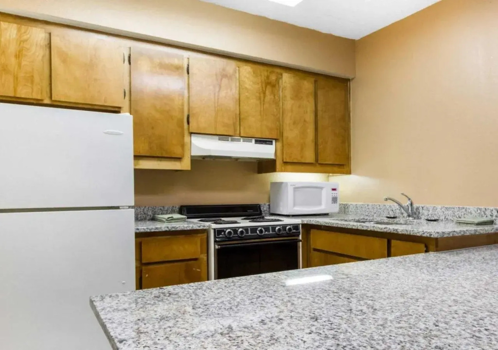 Executive Inn and Suites