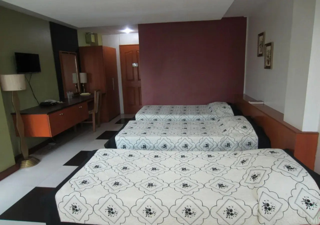 Tamera Plaza Inn