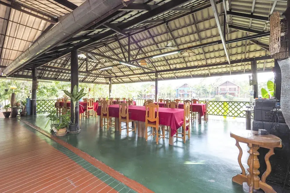Saensukkho Hotel Resort