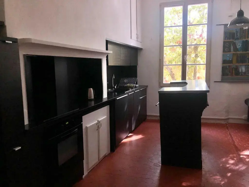 Beau 2 pièces 70 m2 au coeur du centre historique d'Aix en Provence