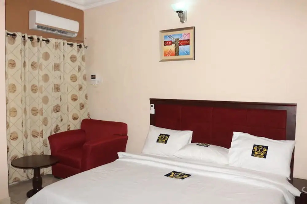 TommsVille Hotels