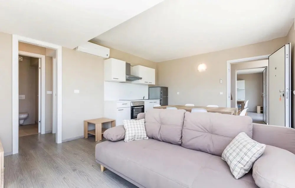 Stunning Home in Povljana With Wifi, 2 Bedrooms and Outdoor Swimming Pool