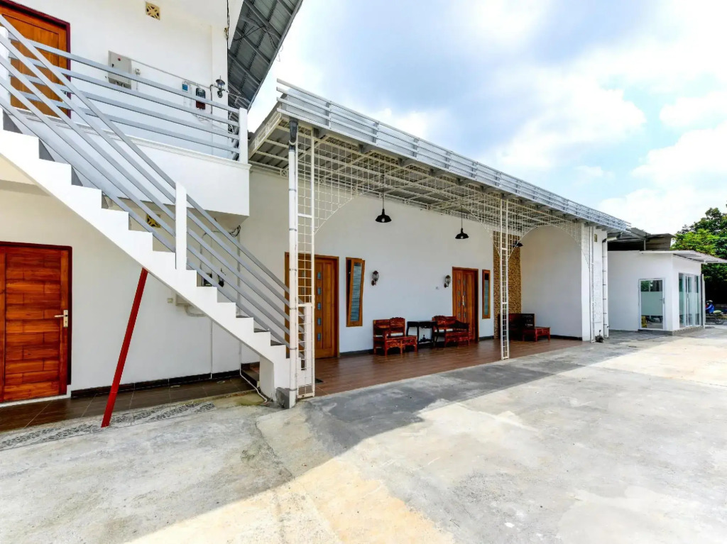 OYO 90898 Hotel Top Jaya