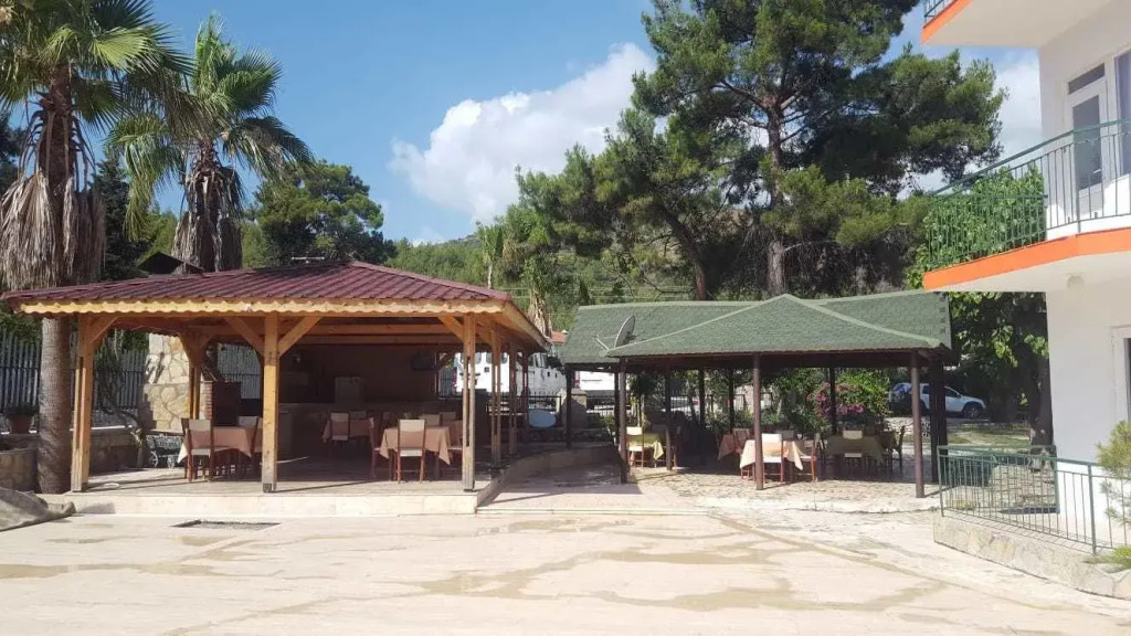 Oranj Ranch Hotel