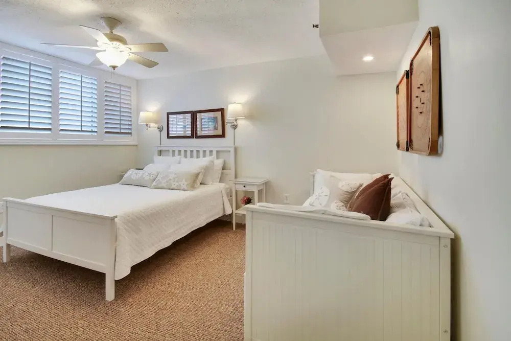 Trillium 5C Beach Front/private Balcony With Amazing Views/pool!