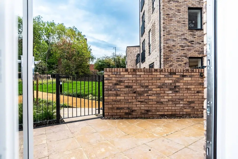Belgrave Village | Central Apartment