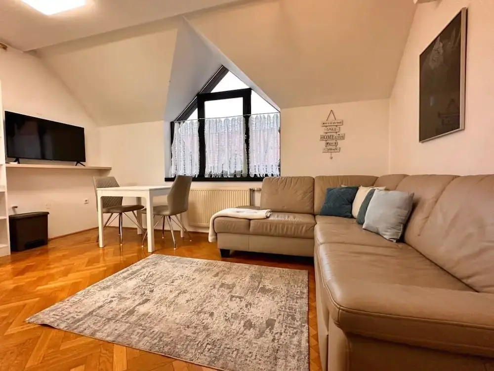 Charming City Loft Apartment With Free Parking