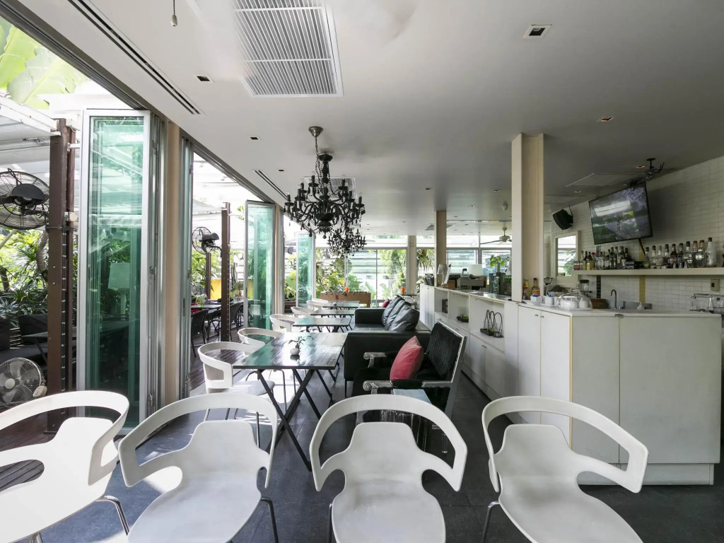 Refillnow! Hostel