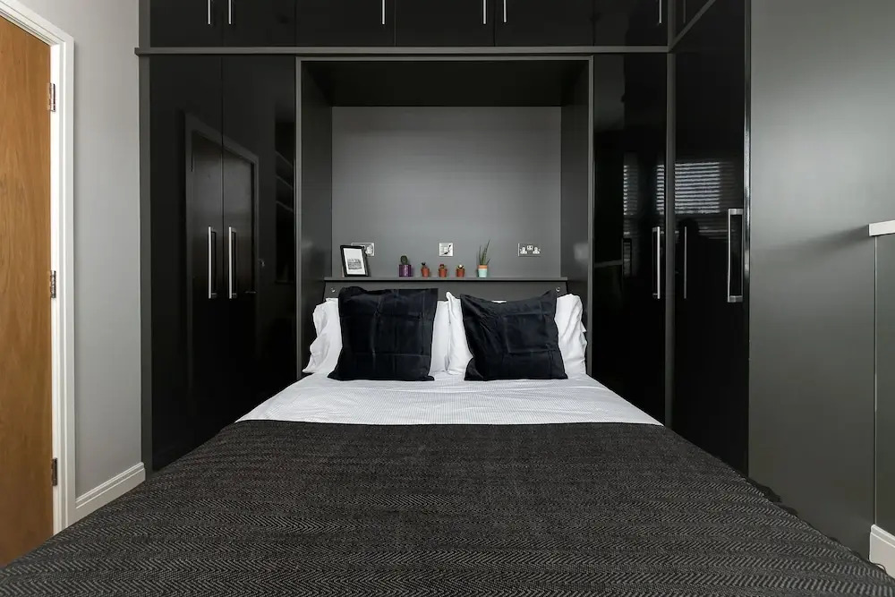 3 Beds 2 Baths Penthouse