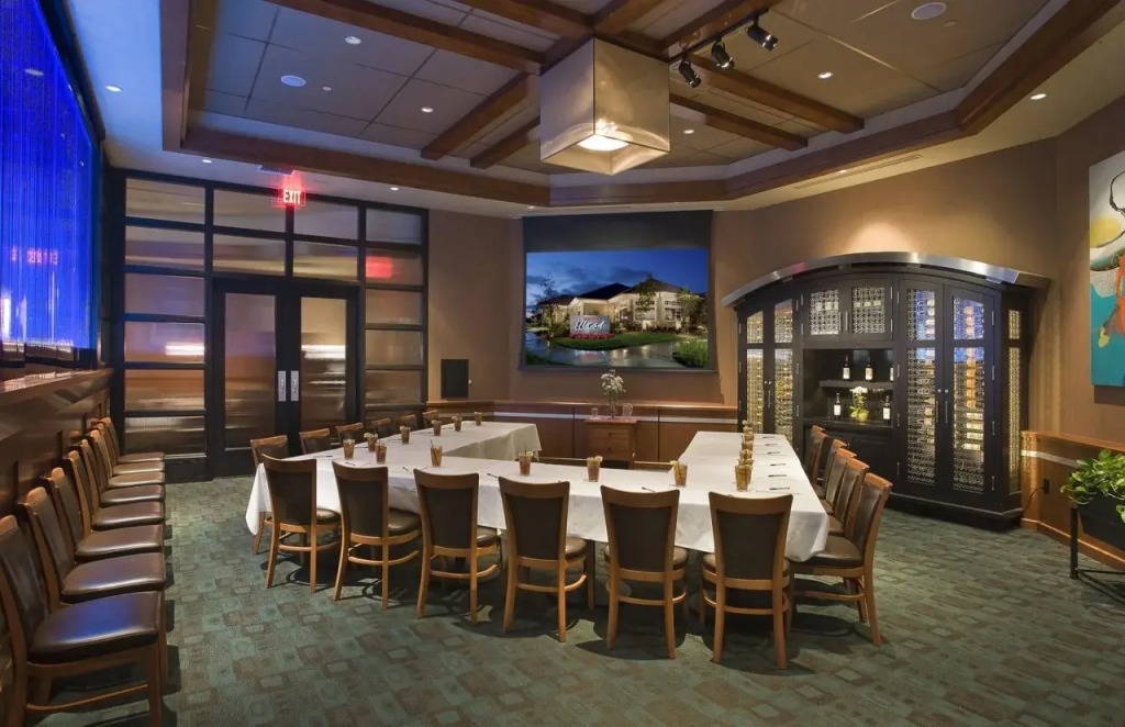 West Inn & Suites