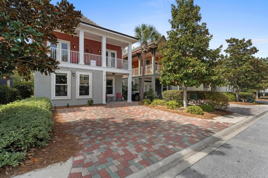 Champagne and Roses Fr 218 Tahitian Way 4BR 3BA 12