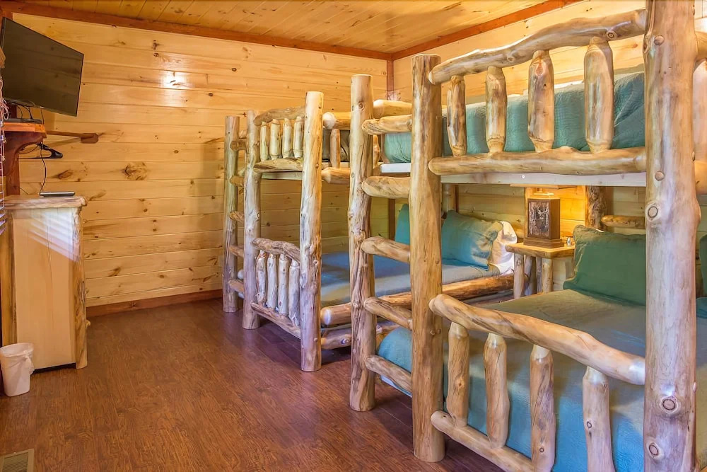 Sherwood Splash Lodge 11 Bedroom Home with Indoor Pool