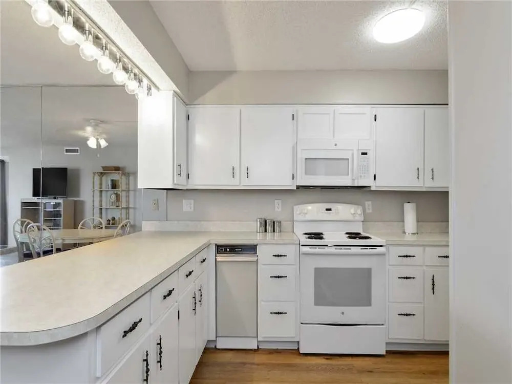 Regency Towers 403 - Three Bedroom Condo